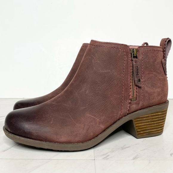 New! Teva Anaya Red Purple Nubuck Heeled Bootie 9